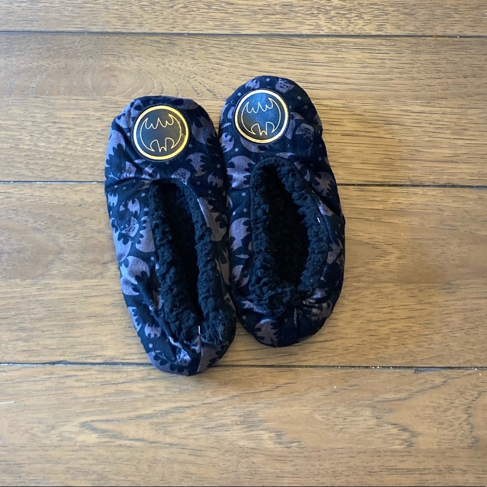 Batman Slippers - Picture 2 of 3